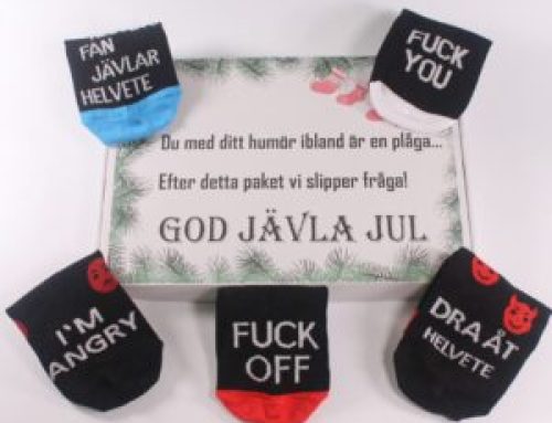 Strumpor med argsinta budskap