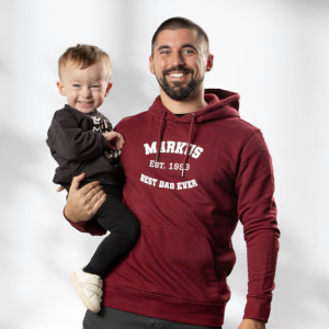 Julklappstips tröja med egen text - Hoodie julklapp till honom och henne